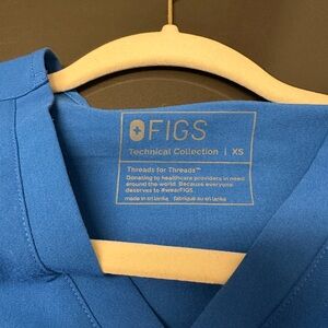 Figs women’s Blue Scrub Top size x-small